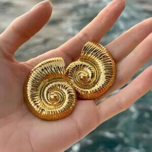 Zara Seashell Gold Earrings